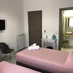 Le Stanze Al Centro Couette-café